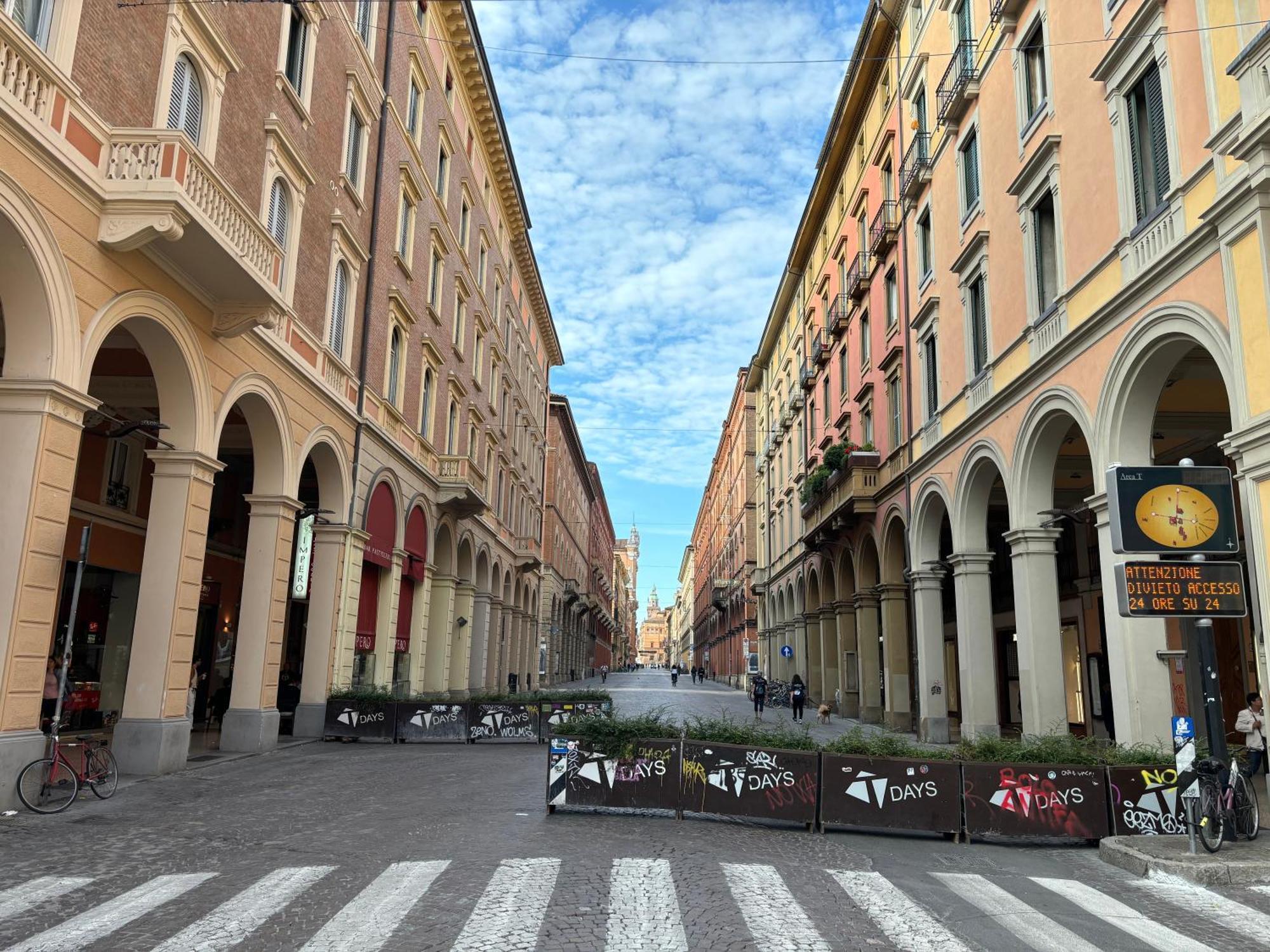 Bed and Breakfast Indipendenza 24 Болонья Экстерьер фото